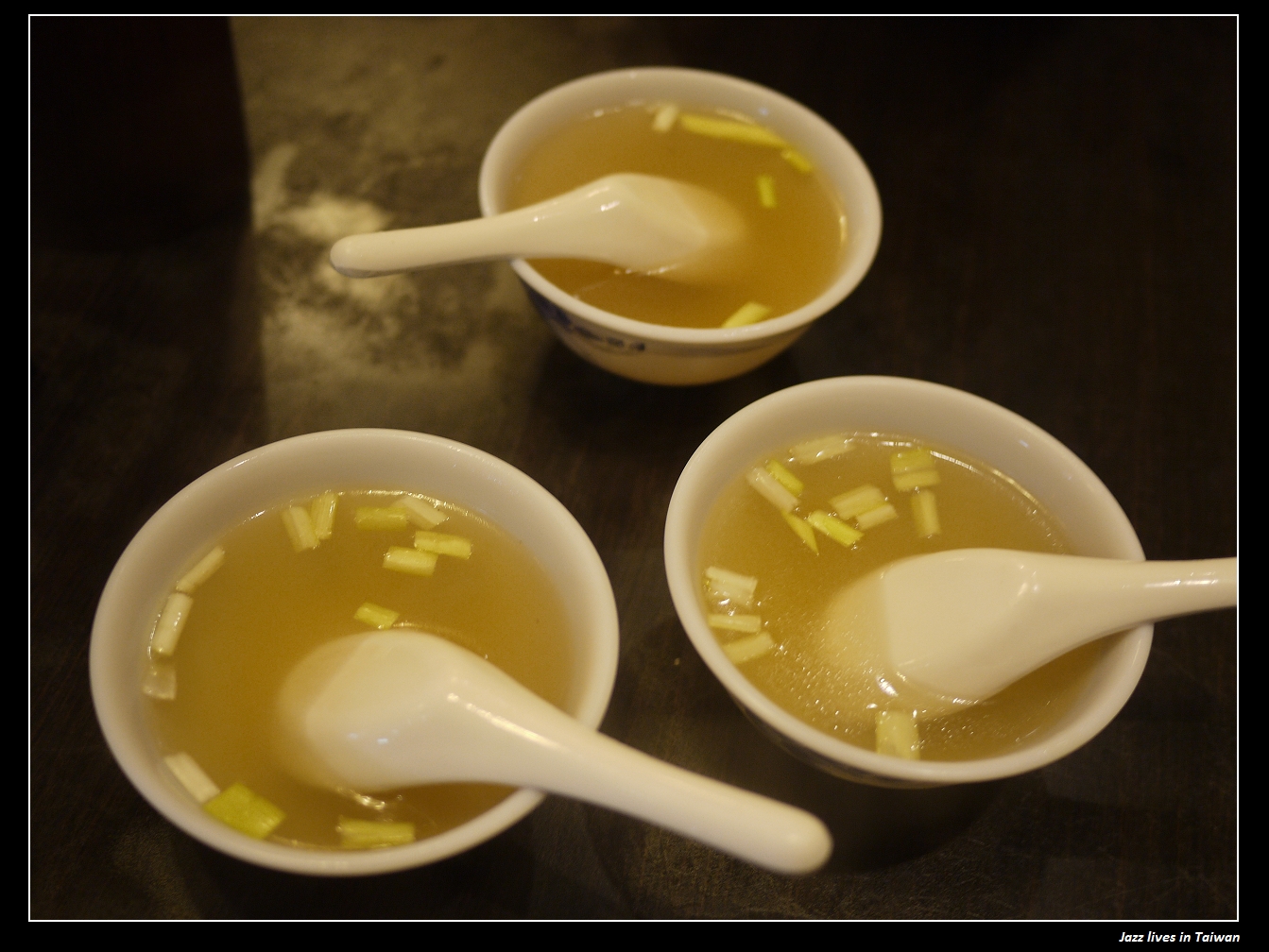 [老友記粥麵館]早一點到才能點的到夢幻的燒鴨唷~~~