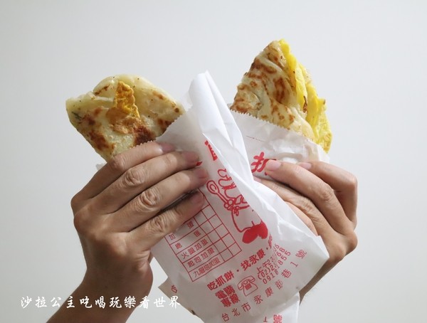 天津蔥抓餅：永康街美食『天津蔥抓餅』人氣.排隊美食/捷運東門站