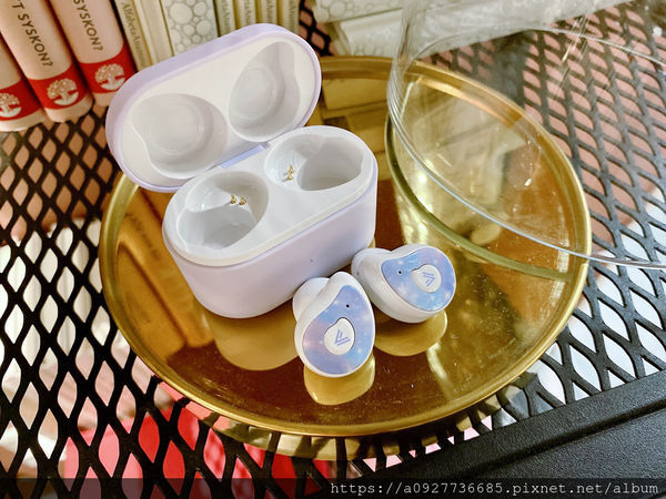 OMIX Y6 真無線半入耳式運動藍牙耳機·價格親民！OMIX Y6 真無線半入耳式運動藍牙耳機 . 奢華·時尚·高品質·OMIX就是要給你最好的·無時無刻滿足你的需求