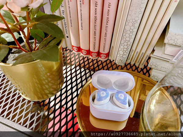 OMIX Y6 真無線半入耳式運動藍牙耳機·價格親民！OMIX Y6 真無線半入耳式運動藍牙耳機 . 奢華·時尚·高品質·OMIX就是要給你最好的·無時無刻滿足你的需求