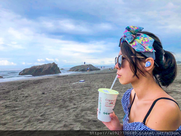 OMIX Y6 真無線半入耳式運動藍牙耳機·價格親民！OMIX Y6 真無線半入耳式運動藍牙耳機 . 奢華·時尚·高品質·OMIX就是要給你最好的·無時無刻滿足你的需求