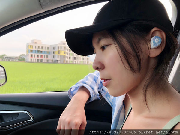 OMIX Y6 真無線半入耳式運動藍牙耳機·價格親民！OMIX Y6 真無線半入耳式運動藍牙耳機 . 奢華·時尚·高品質·OMIX就是要給你最好的·無時無刻滿足你的需求