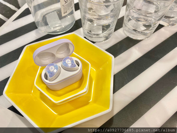 OMIX Y6 真無線半入耳式運動藍牙耳機·價格親民！OMIX Y6 真無線半入耳式運動藍牙耳機 . 奢華·時尚·高品質·OMIX就是要給你最好的·無時無刻滿足你的需求