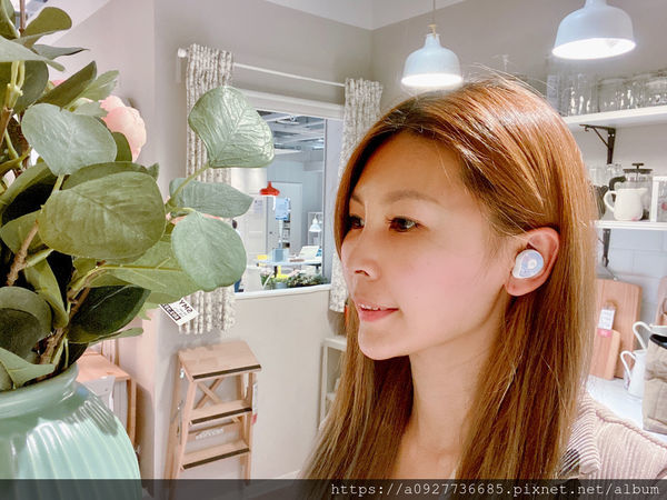 OMIX Y6 真無線半入耳式運動藍牙耳機·價格親民！OMIX Y6 真無線半入耳式運動藍牙耳機 . 奢華·時尚·高品質·OMIX就是要給你最好的·無時無刻滿足你的需求