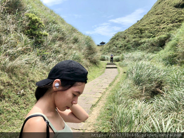 OMIX Y6 真無線半入耳式運動藍牙耳機·價格親民！OMIX Y6 真無線半入耳式運動藍牙耳機 . 奢華·時尚·高品質·OMIX就是要給你最好的·無時無刻滿足你的需求