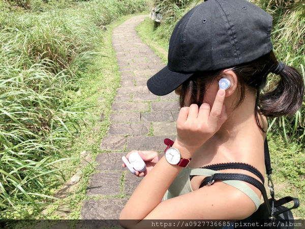 OMIX Y6 真無線半入耳式運動藍牙耳機·價格親民！OMIX Y6 真無線半入耳式運動藍牙耳機 . 奢華·時尚·高品質·OMIX就是要給你最好的·無時無刻滿足你的需求