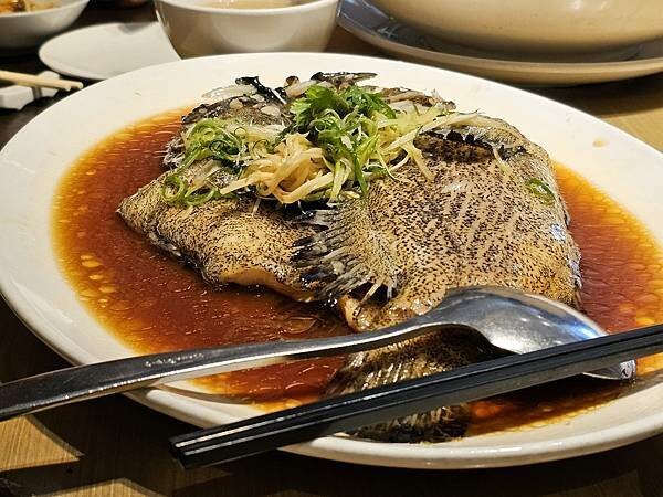 (胖樺食記)連續七年米其林一星「金蓬萊遵古台菜餐廳」/海膽松