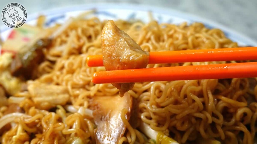 天母人激推燒臘！鳳城燒臘46年老店，必點超有料公仔麵、嫩Q雞腿飯。