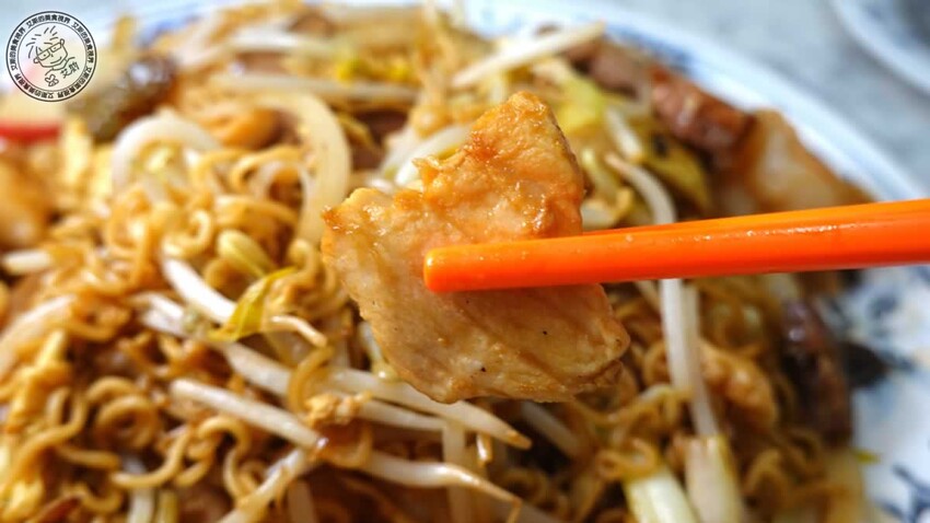 天母人激推燒臘！鳳城燒臘46年老店，必點超有料公仔麵、嫩Q雞腿飯。