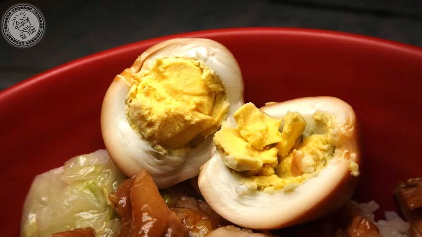 天母人激推燒臘！鳳城燒臘46年老店，必點超有料公仔麵、嫩Q雞腿飯。