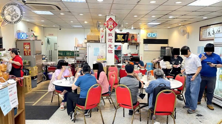 天母人激推燒臘！鳳城燒臘46年老店，必點超有料公仔麵、嫩Q雞腿飯。