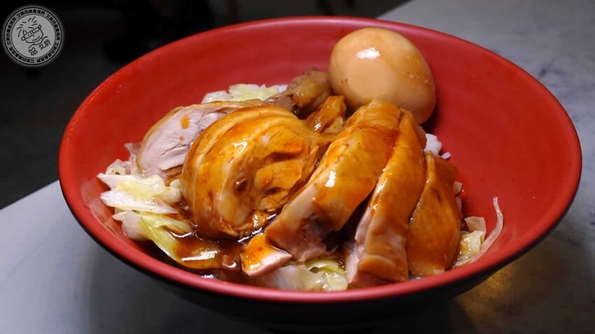 天母人激推燒臘！鳳城燒臘46年老店，必點超有料公仔麵、嫩Q雞腿飯。