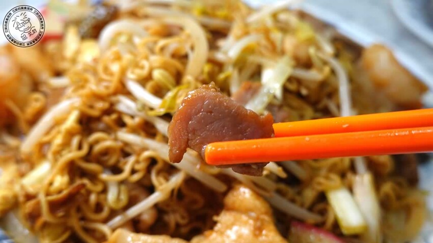 天母人激推燒臘！鳳城燒臘46年老店，必點超有料公仔麵、嫩Q雞腿飯。