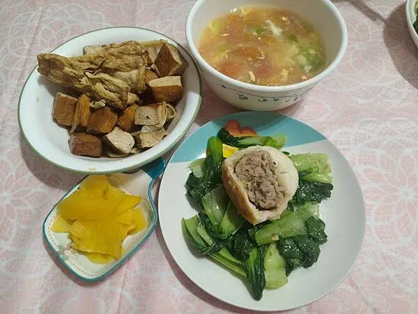 士林夜市大上海生煎包-皮脆外酥內軟的香醇小吃/消夜/點心/美