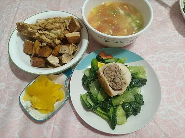 士林夜市大上海生煎包-皮脆外酥內軟的香醇小吃/消夜/點心/美