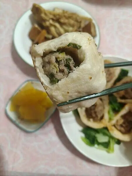 士林夜市大上海生煎包-皮脆外酥內軟的香醇小吃/消夜/點心/美