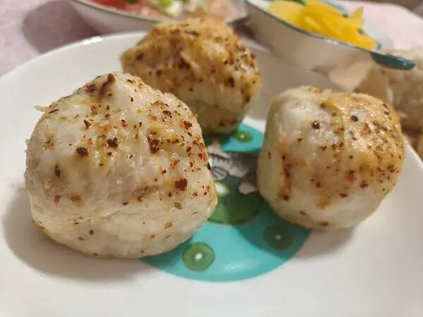 士林夜市大上海生煎包-皮脆外酥內軟的香醇小吃/消夜/點心/美