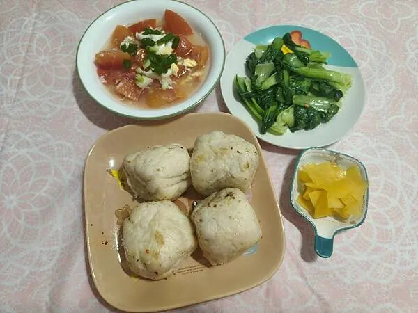 士林夜市大上海生煎包-皮脆外酥內軟的香醇小吃/消夜/點心/美