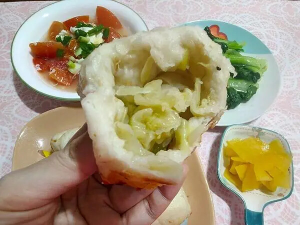 士林夜市大上海生煎包-皮脆外酥內軟的香醇小吃/消夜/點心/美