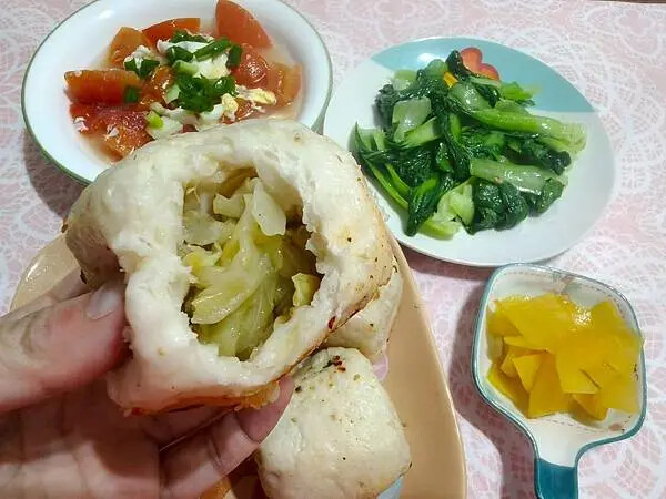 士林夜市大上海生煎包-皮脆外酥內軟的香醇小吃/消夜/點心/美