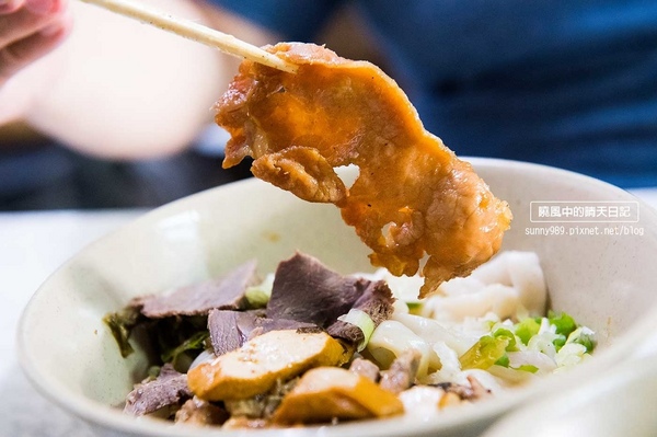 大陸麵店：【陽明山美食 | 大陸麵店】來文化吃碗具歷史的強蒜味牛肉乾拌麵吧!!