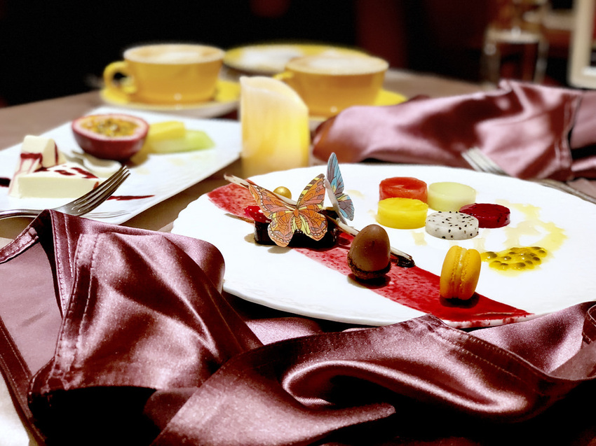 [台北中山] 首都牛排館重現漫畫凡爾賽玫瑰歐洲宮廷場景 / 老派約會風範兒 / 低調奢華美味兒 / 約會餐廳(體驗券)