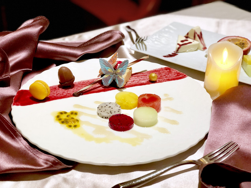 [台北中山] 首都牛排館重現漫畫凡爾賽玫瑰歐洲宮廷場景 / 老派約會風範兒 / 低調奢華美味兒 / 約會餐廳(體驗券)