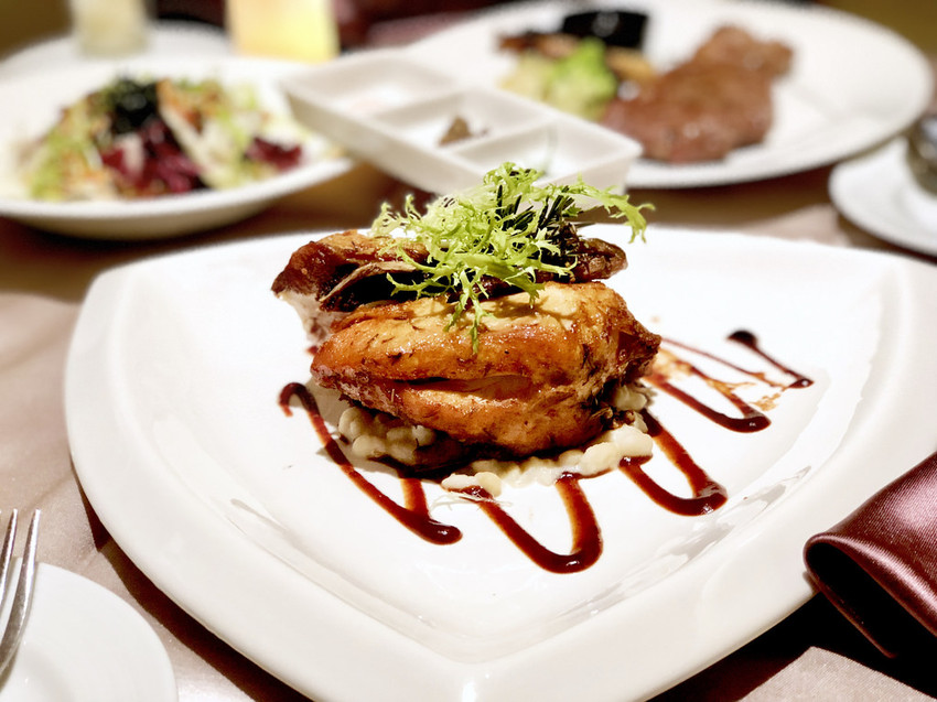 [台北中山] 首都牛排館重現漫畫凡爾賽玫瑰歐洲宮廷場景 / 老派約會風範兒 / 低調奢華美味兒 / 約會餐廳(體驗券)