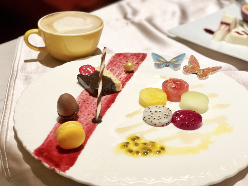 [台北中山] 首都牛排館重現漫畫凡爾賽玫瑰歐洲宮廷場景 / 老派約會風範兒 / 低調奢華美味兒 / 約會餐廳(體驗券)