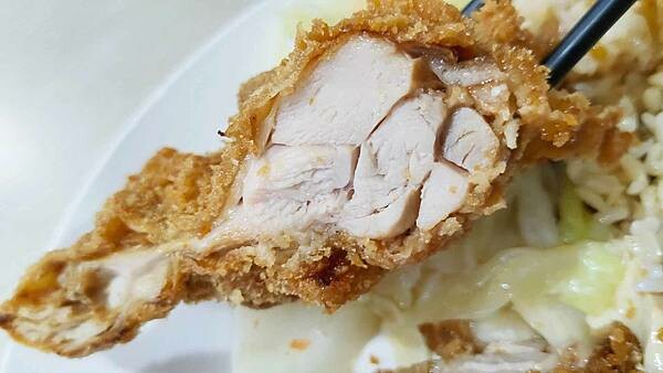 食來運轉｜內用魯肉飯免費吃到飽！隱藏在士林夜市裡爆高ＣＰ值美食