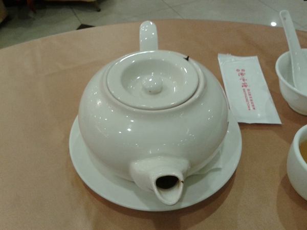 避風塘港式飲茶漁家料理:{食記}京華城避風塘蟹肉伊麵&大創百貨