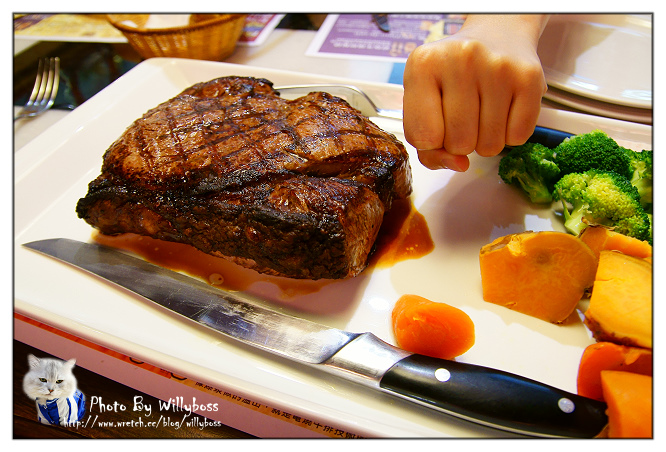 挑戰32OZ大牛排－二訪洋蔥士林店