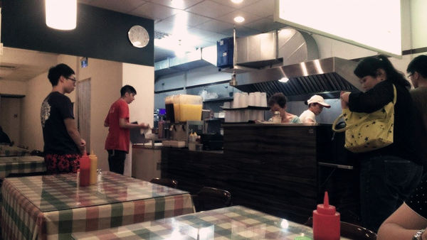 10534288_10152207636776762_982379247_n_副本