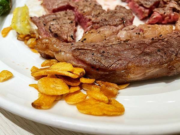 卡布里喬莎 Capricciosa天母SOGO店-12oz的肋眼牛排 卡布里喬莎 Capricciosa天母SOGO店-12oz的肋眼牛排