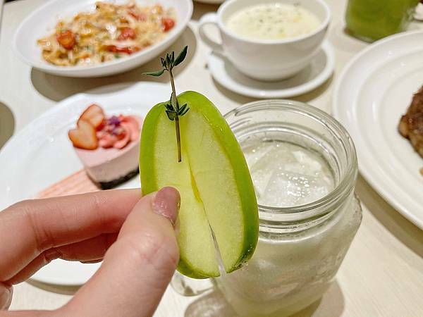 卡布里喬莎 Capricciosa天母SOGO店-蘋果優格飲 卡布里喬莎 Capricciosa天母SOGO店-蘋果優格飲