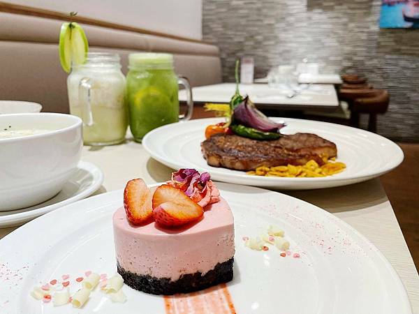 卡布里喬莎 Capricciosa天母SOGO店-苺果優格生乳酪蛋糕 卡布里喬莎 Capricciosa天母SOGO店-苺果優格生乳酪蛋糕