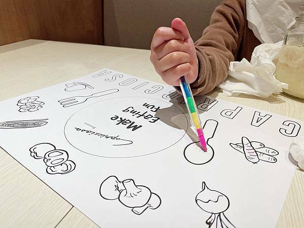 卡布里喬莎 Capricciosa天母SOGO店-免費提供兒童圖畫紙色筆 卡布里喬莎 Capricciosa天母SOGO店-免費提供兒童圖畫紙色筆