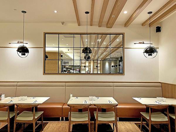 卡布里喬莎 Capricciosa天母SOGO店-店內裝潢 卡布里喬莎 Capricciosa天母SOGO店-店內裝潢