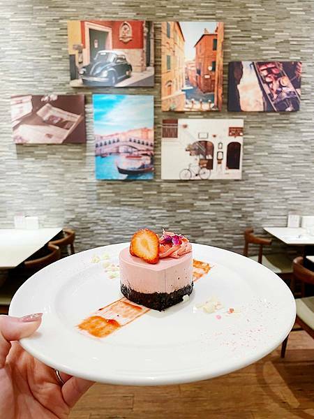 卡布里喬莎 Capricciosa天母SOGO店-苺果優格生乳酪蛋糕 卡布里喬莎 Capricciosa天母SOGO店-苺果優格生乳酪蛋糕