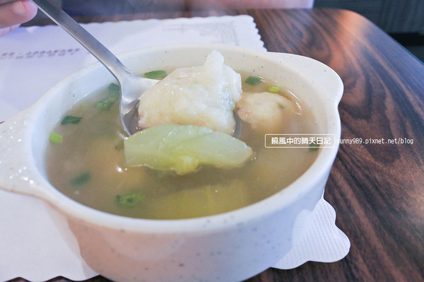 高麗味(忠誠店)：【平日午餐小確幸】天母高麗味韓式商業午餐　辣湯乾烹雞超味美