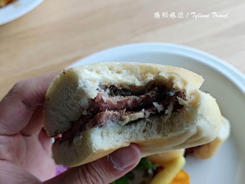 花蓮縣新城鄉【花蓮美食】原野牧場,七星潭海景咖啡廳 | 新鮮羊奶飲品、精緻異國料理 | 寵物友善餐廳 | 花蓮新城鄉美食推薦