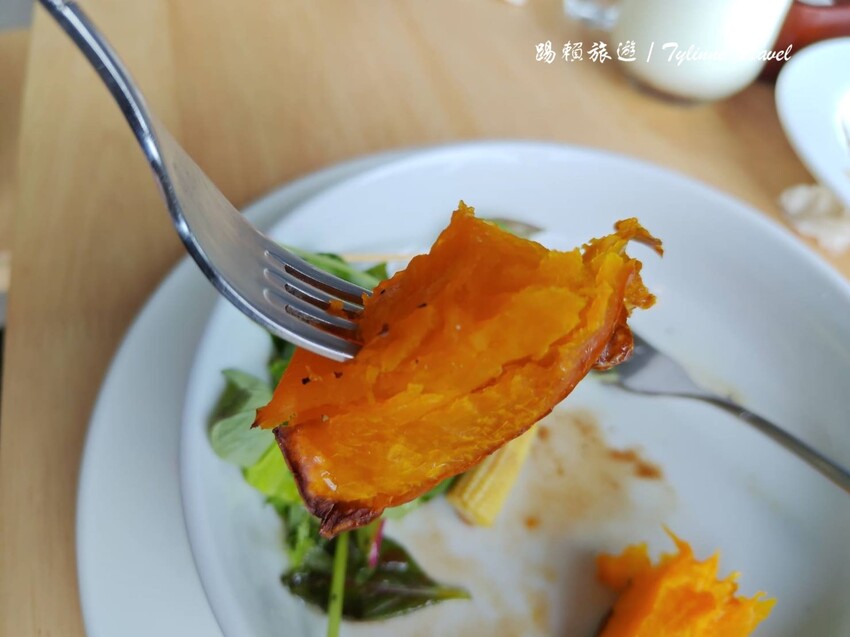 花蓮縣新城鄉【花蓮美食】原野牧場,七星潭海景咖啡廳 | 新鮮羊奶飲品、精緻異國料理 | 寵物友善餐廳 | 花蓮新城鄉美食推薦