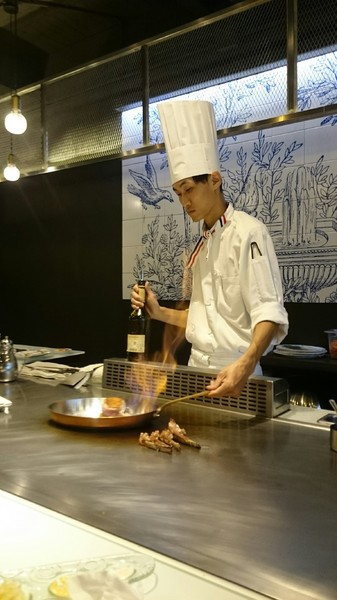 夏慕尼新香榭鐵板燒(高雄五福店)：高雄~夏慕尼新香榭鐵板燒~主廚現場料理~王品集團系列~