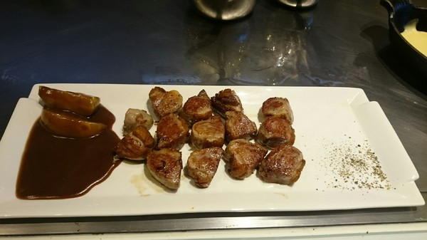 夏慕尼新香榭鐵板燒(高雄五福店)：高雄~夏慕尼新香榭鐵板燒~主廚現場料理~王品集團系列~