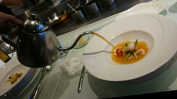 夏慕尼新香榭鐵板燒(高雄五福店)：高雄~夏慕尼新香榭鐵板燒~主廚現場料理~王品集團系列~