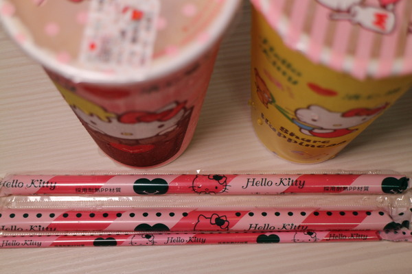 清心福全劍潭店：【飲料】超萌組合，Kitty與清心福全聯名款杯子，全台清心陸續上市啦~~