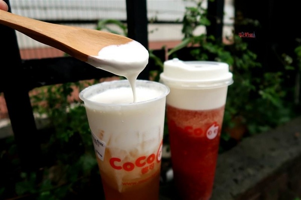 coco都可(新莊中平店)：COCO法式奶霜 法國鐵塔牌鮮奶油 文青漸層飲料打卡 奶霜綠茶/奶霜草莓果肉/奶霜咖啡買一送一~