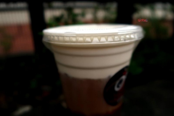 coco都可(新莊中平店)：COCO法式奶霜 法國鐵塔牌鮮奶油 文青漸層飲料打卡 奶霜綠茶/奶霜草莓果肉/奶霜咖啡買一送一~