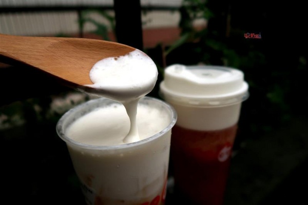 coco都可(新莊中平店)：COCO法式奶霜 法國鐵塔牌鮮奶油 文青漸層飲料打卡 奶霜綠茶/奶霜草莓果肉/奶霜咖啡買一送一~