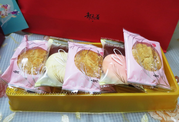 花漾映月~   ..郭元益組合式禮盒